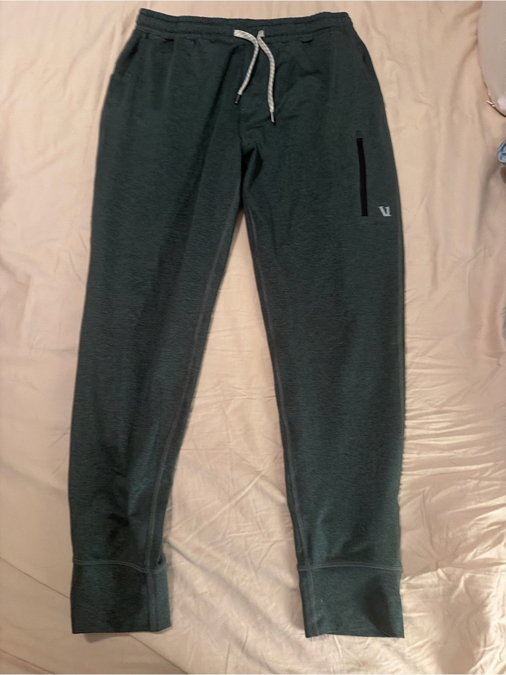 Vuori sunday performance jogger Forest Green Athletic Joggers with Drawstring